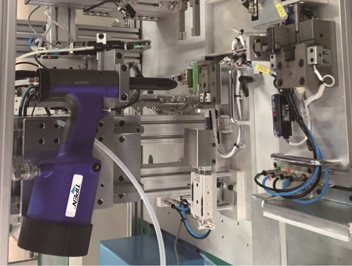 全自動（dòng）鉚接設備圖（tú）片（piàn）展示